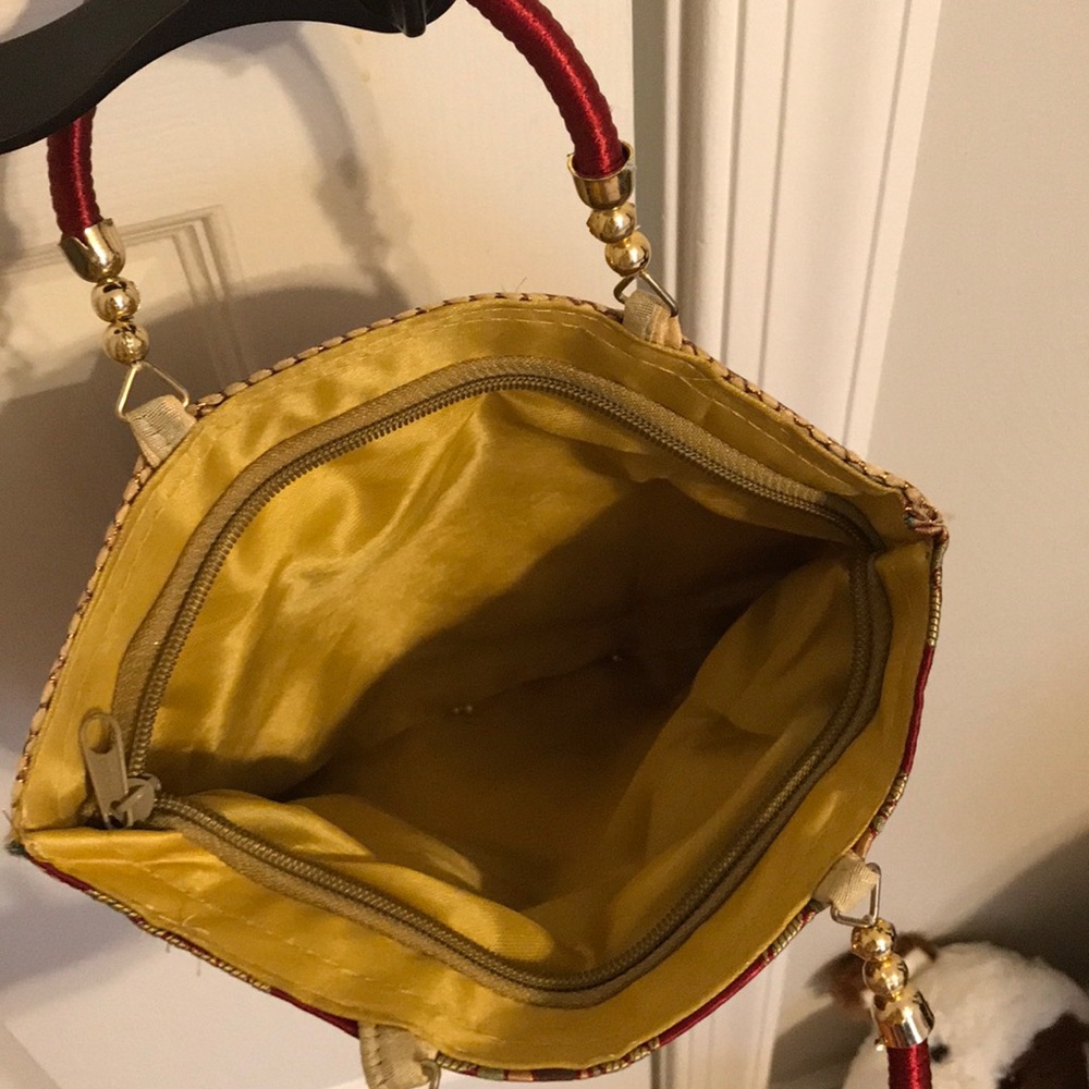 Hand Bag - Picture 3 of 6
